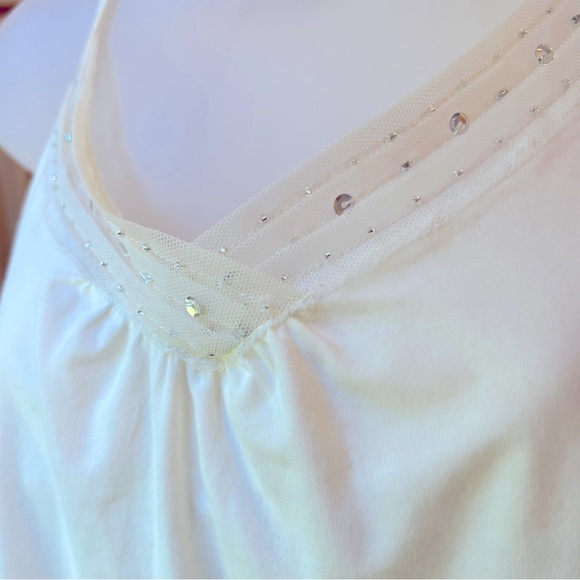 Express Embellished V-Neck Cami - Picture 4 of 10